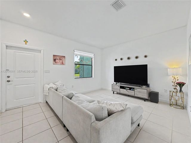 4 of 36 - 14800 Sw 183rd Terrace, Miami, FL