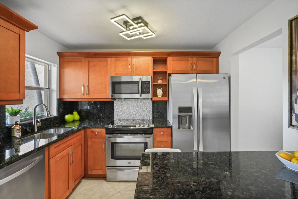 2781 N Pine Island Road #112, Sunrise