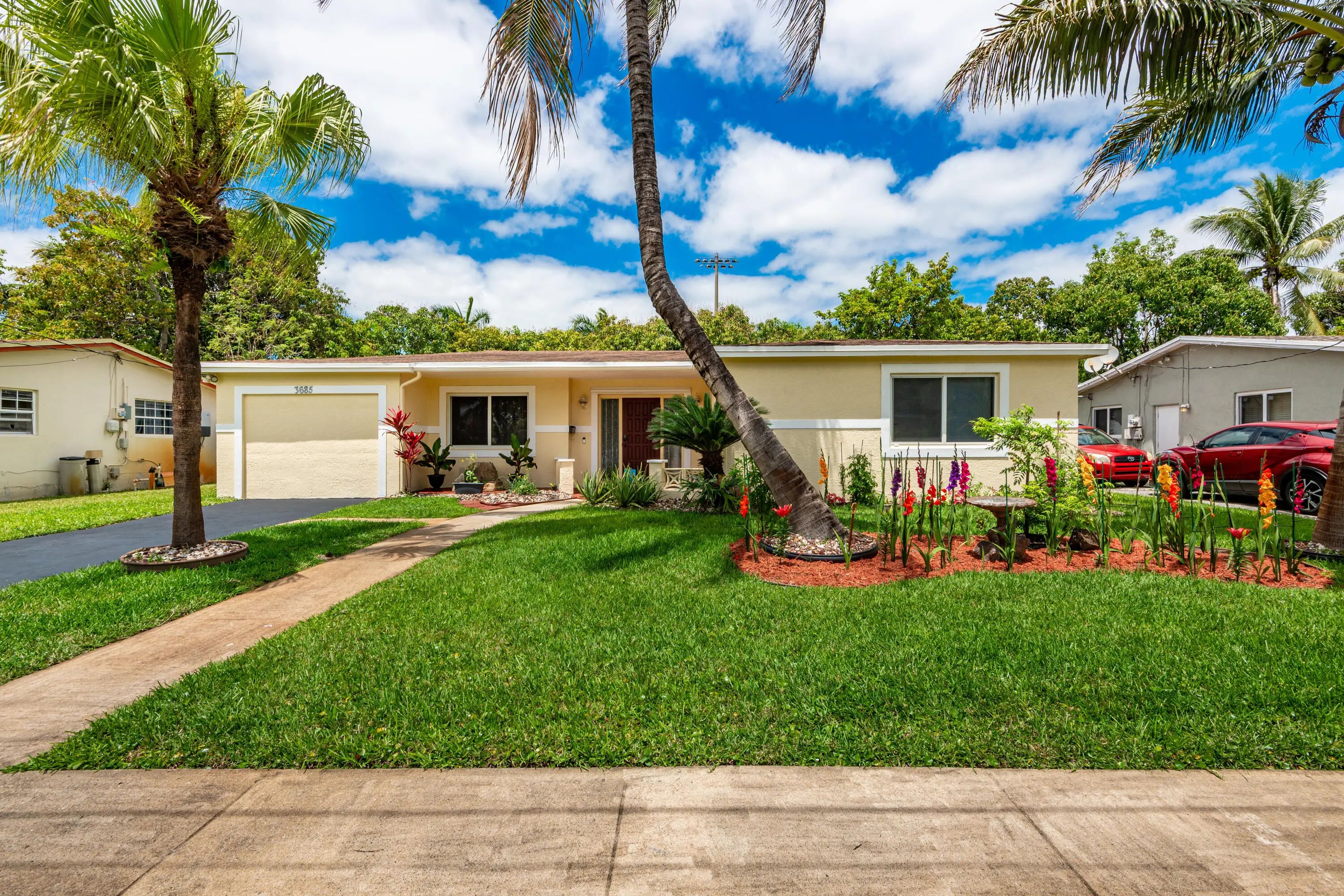 3685 Nw 43rd Place, Lauderdale Lakes