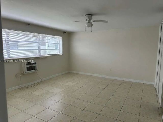 4 of 7 - 11925 Ne 19th Drive #8, North Miami, FL