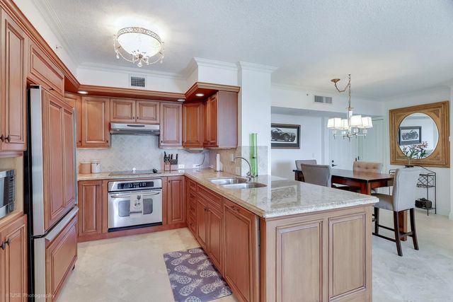 2 of 14 - 651 Okeechobee Boulevard #509, West Palm Beach, FL