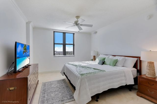 5 of 14 - 651 Okeechobee Boulevard #509, West Palm Beach, FL