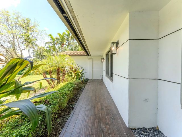 4 of 33 - 4190 Sw 4th Street, Plantation, FL
