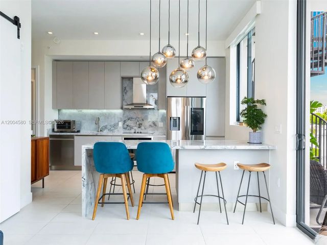 5 of 25 - 1030 15th Street #321, Miami Beach, FL