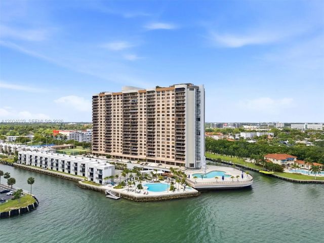 2 of 31 - 1800 Ne 114th Street #1505, Miami, FL