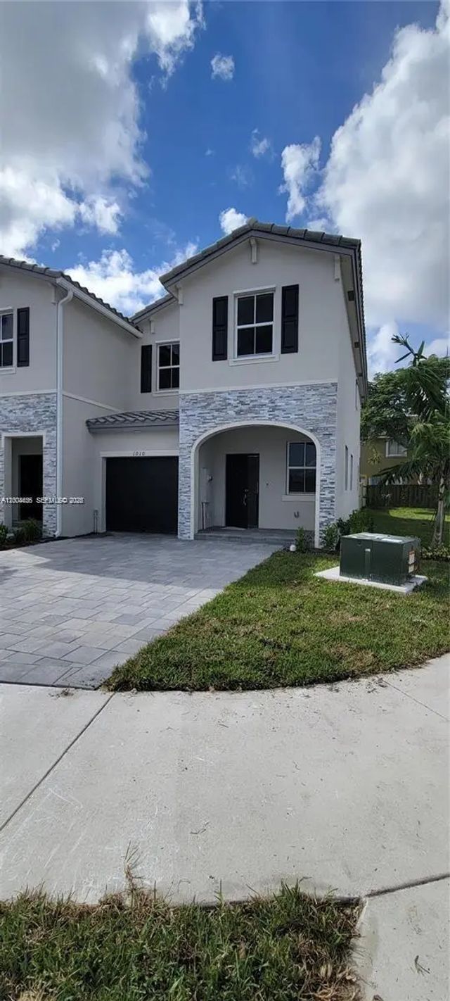 1010 Se 26th Terrace, Homestead