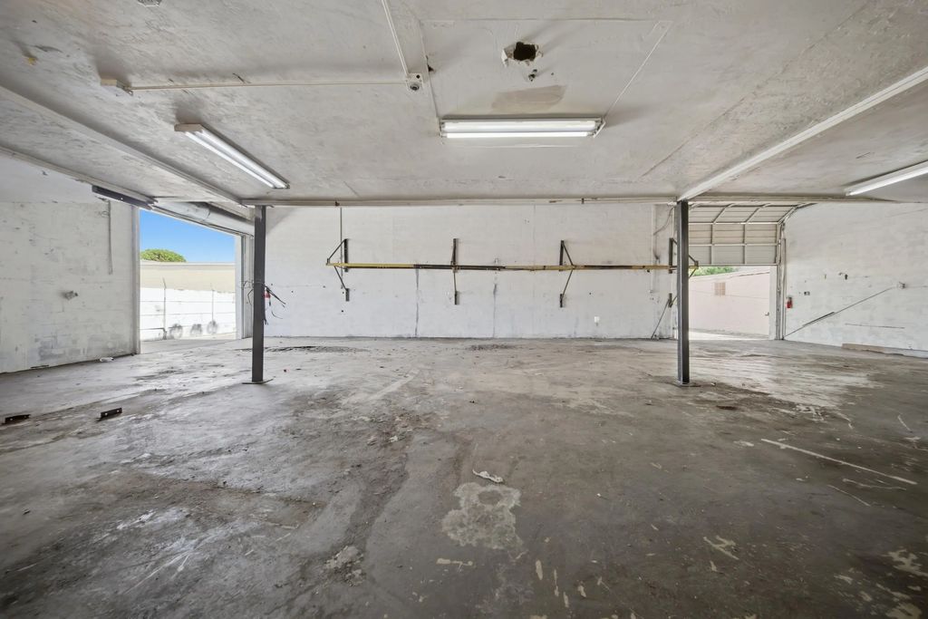 8015 Nw 98th Street, Hialeah Gardens
