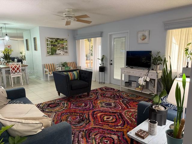 208 Pine Hov Circle #a-2, Greenacres