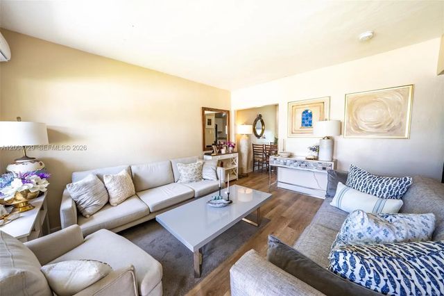 4 of 35 - 532 Nw 19th Avenue, Fort Lauderdale, FL