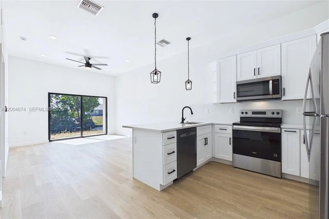 2 of 19 - 542/544 Se 6th Terrace, , FL