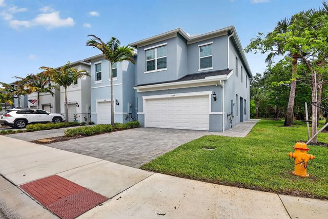 2 of 65 - 1887 Se Ocean Cove Way, Stuart, FL