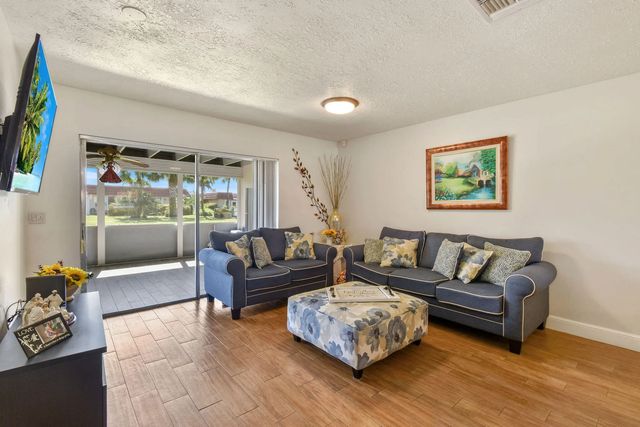 3 of 42 - 5800 Fernley Dr W #64, West Palm Beach, FL