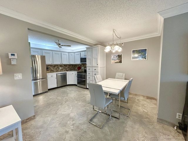 223 Pine Hov Circle #c-2, Greenacres