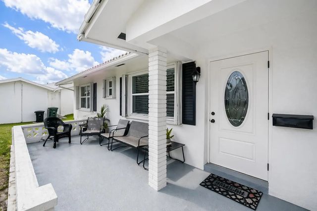 3 of 50 - 517 Sw 18th Street, Boynton Beach, FL