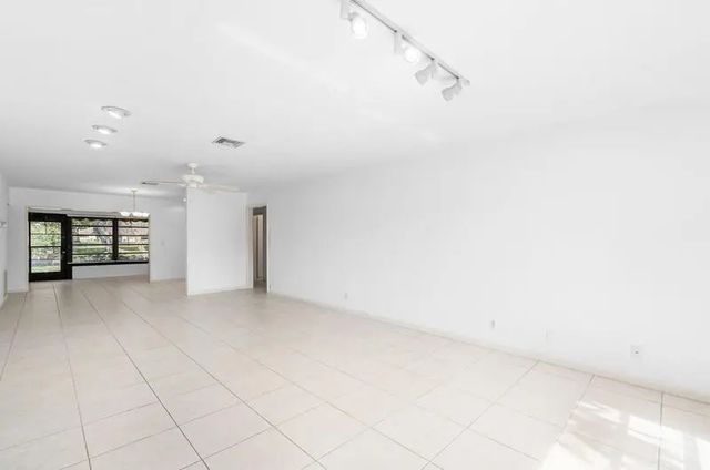 4 of 37 - 10120 Eaglewood Terrace #b, Boynton Beach, FL