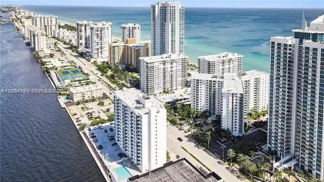 3000 S Ocean Drive #414, Hollywood