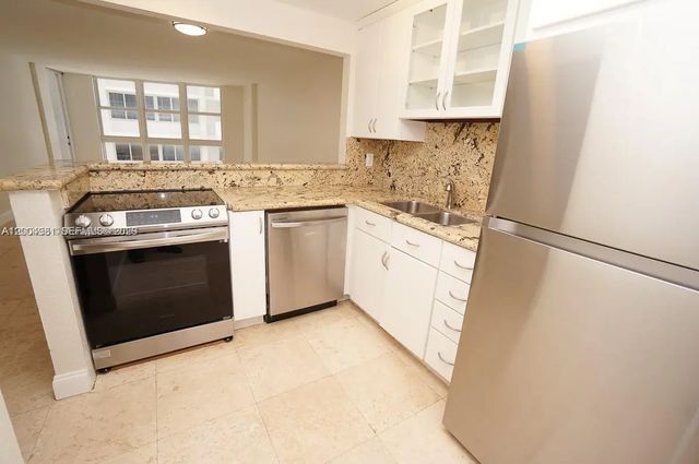 2 of 47 - 1228 West Avenue #513, Miami Beach, FL