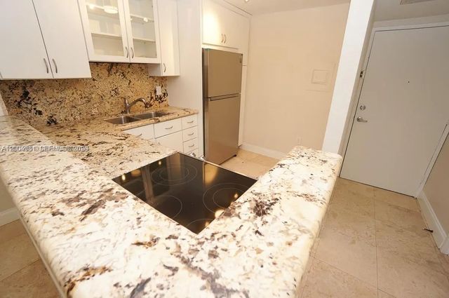 3 of 47 - 1228 West Avenue #513, Miami Beach, FL