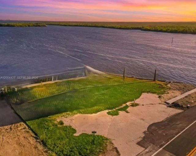 5 of 12 - 4767 Pine Island Road Nw, Matlacha, FL