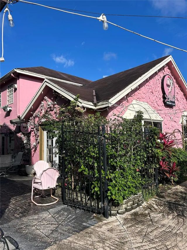 17840 W Dixie Highway, North Miami Beach