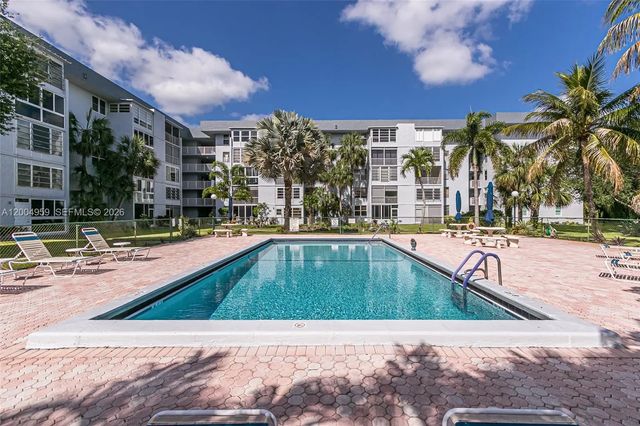 2 of 30 - 1402 Nw 80th Avenue #302, Margate, FL