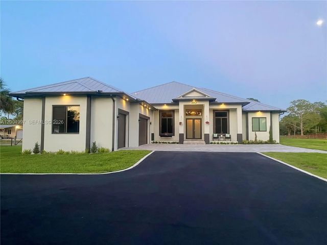 3 of 46 - 360 13th Street Sw, Naples, FL