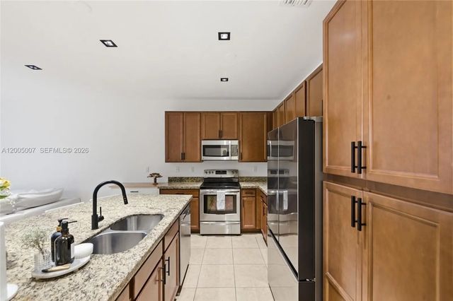 4 of 58 - 6320 S Station Square, Davie, FL