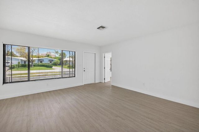 3 of 29 - 4807 Ne 18th Avenue, Oakland Park, FL