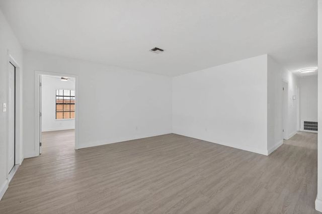 4 of 29 - 4807 Ne 18th Avenue, Oakland Park, FL