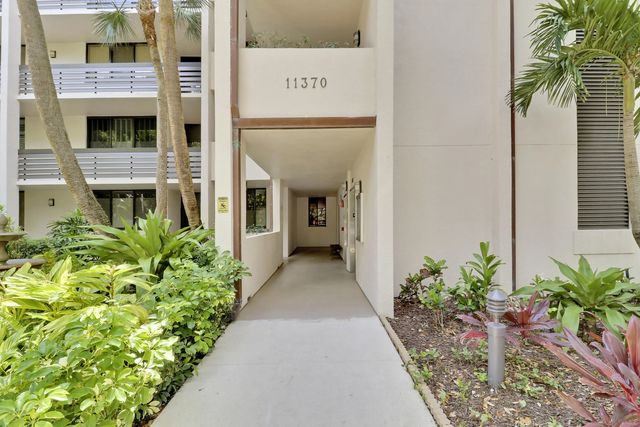 5 of 38 - 11370 Twelve Oaks Way #416, North Palm Beach, FL