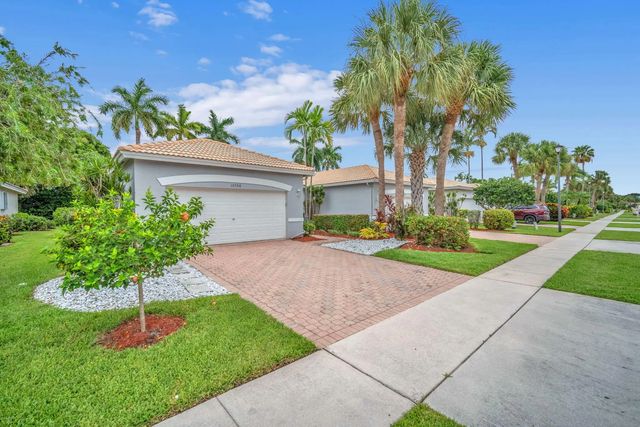 2 of 52 - 10788 Royal Caribbean Circle, Boynton Beach, FL