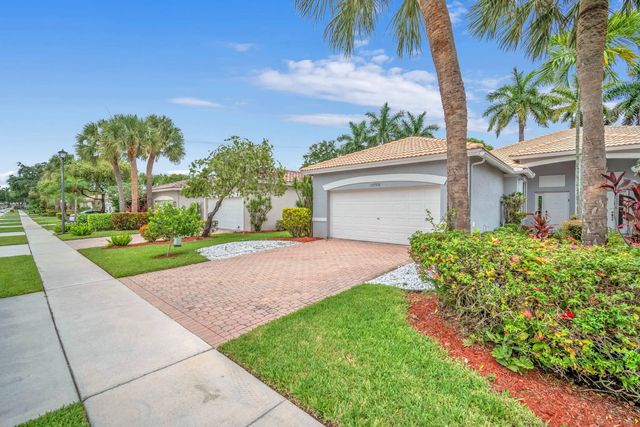 3 of 52 - 10788 Royal Caribbean Circle, Boynton Beach, FL
