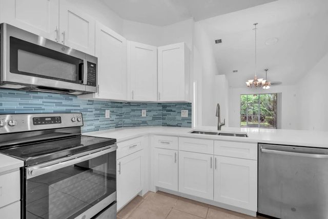 4 of 52 - 10788 Royal Caribbean Circle, Boynton Beach, FL