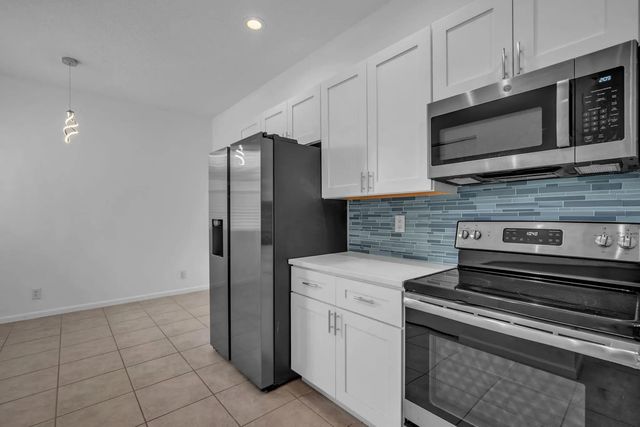 5 of 52 - 10788 Royal Caribbean Circle, Boynton Beach, FL