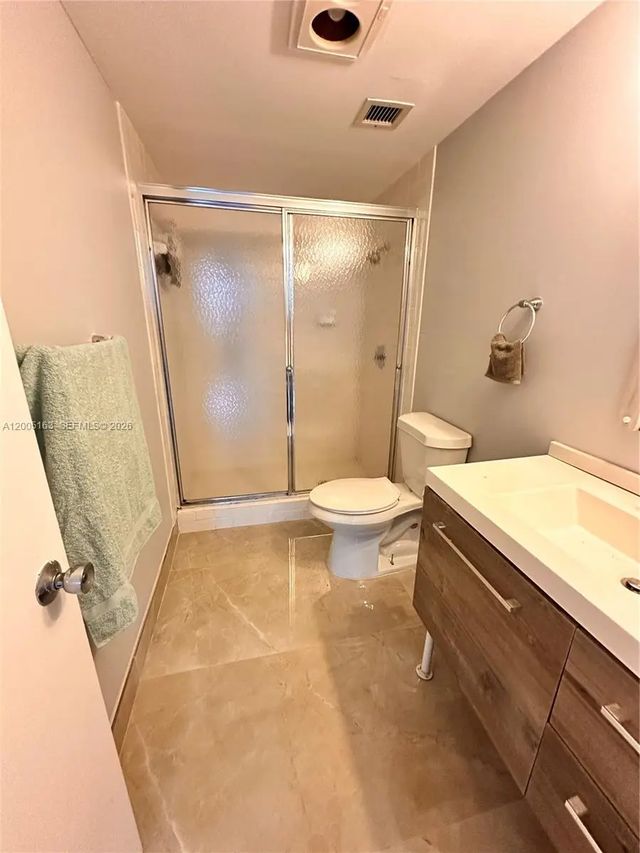 3 of 22 - 901 Hillcrest Drive #315, Hollywood, FL