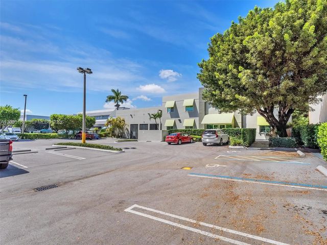 2 of 38 - 8299 Nw 30th Terrace, Doral, FL