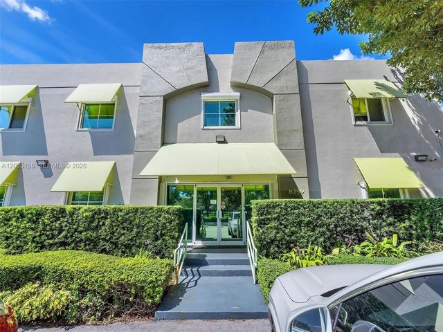 5 of 38 - 8299 Nw 30th Terrace, Doral, FL