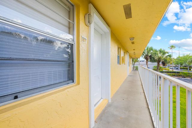 2 of 15 - 5162 Ne 6th Avenue #317, Oakland Park, FL