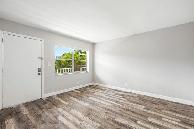 3 of 15 - 5162 Ne 6th Avenue #317, Oakland Park, FL