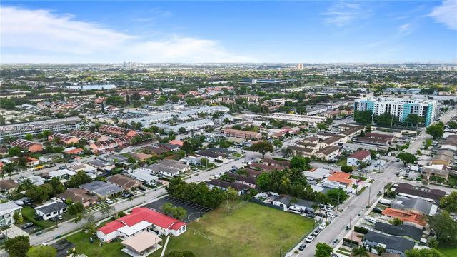 5 of 26 - 11002 Sw 3rd Street, Sweetwater, FL