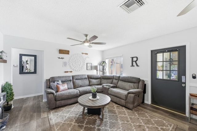 4 of 22 - 5883 La Paseos Drive #d-2, Greenacres, FL