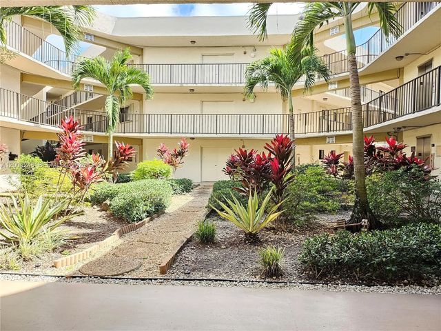 8005 Sw 107th Avenue #305, Miami
