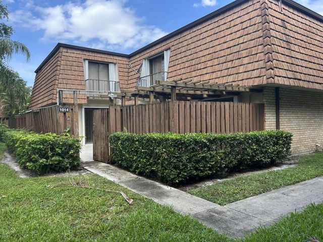 1014 10th Lane, Greenacres