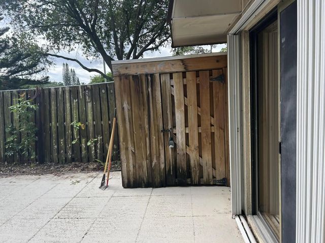 3 of 24 - 1014 10th Lane, Greenacres, FL