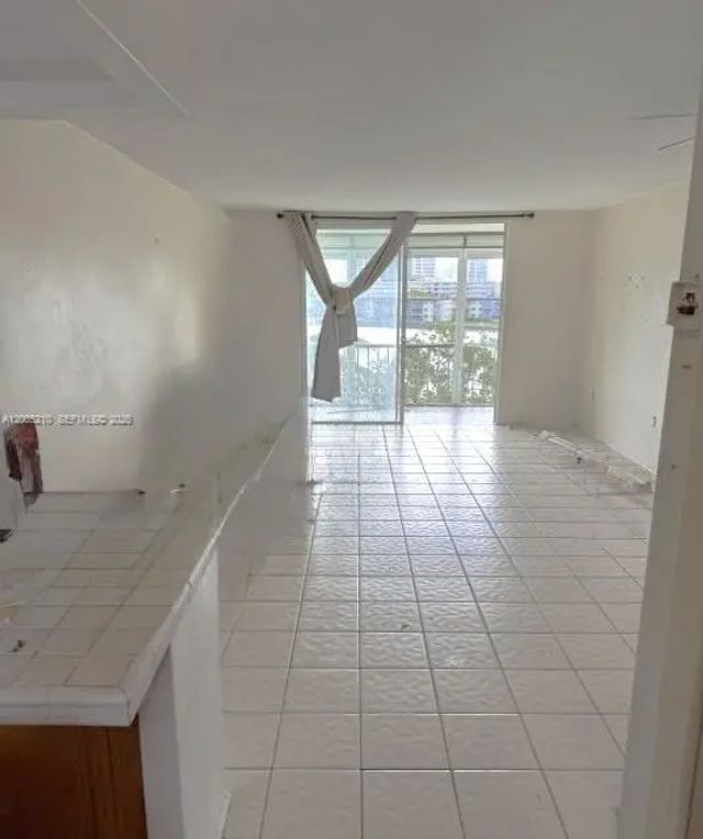 5 of 25 - 2861 Leonard Drive #f514, Aventura, FL