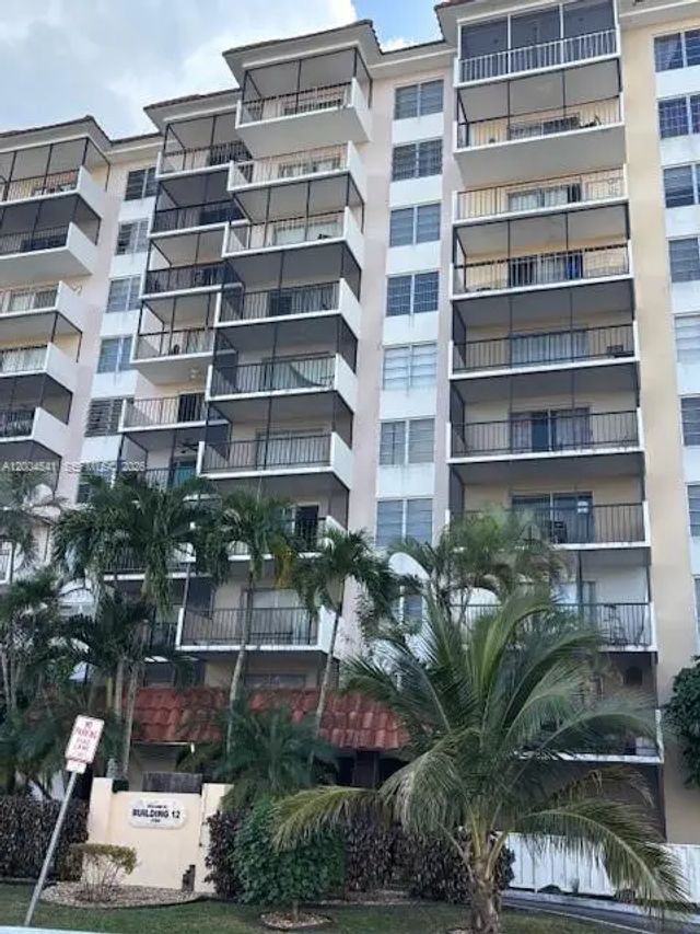 4174 Inverrary Drive #914, Lauderhill