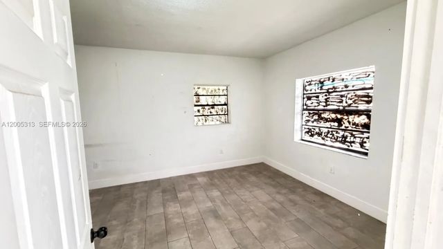 5 of 9 - 301 Nw 37th Street #cu2, Miami, FL
