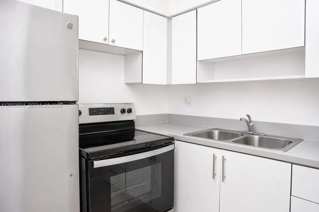 5 of 21 - 2206 Fillmore Street #110, Hollywood, FL