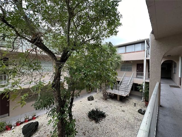 5 of 22 - 1100 Se 4th Avenue #32, Deerfield Beach, FL