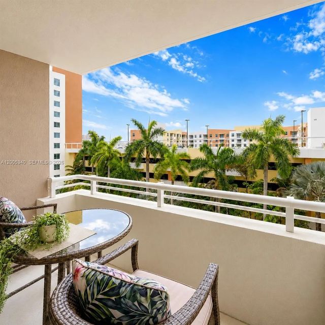 2 of 7 - 18800 Ne 29th Avenue #526, Aventura, FL